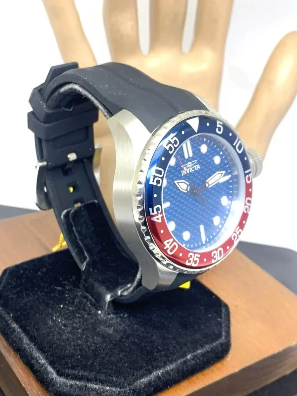Invicta Mens Watch 35658 Pro Diver Quartz Blue Dial Pepsi Bezel Rubber Band 50mm